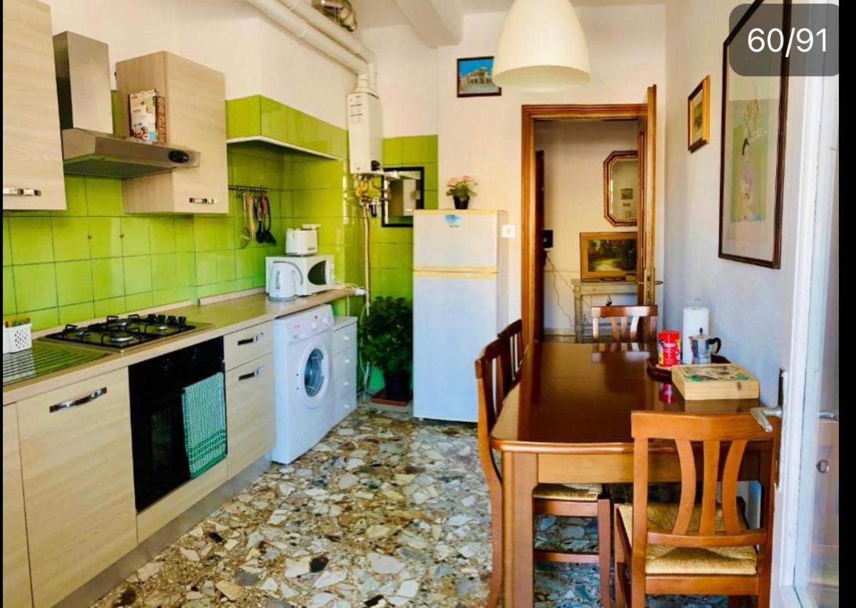 Pang'S Guesthouse Местре Екстер'єр фото